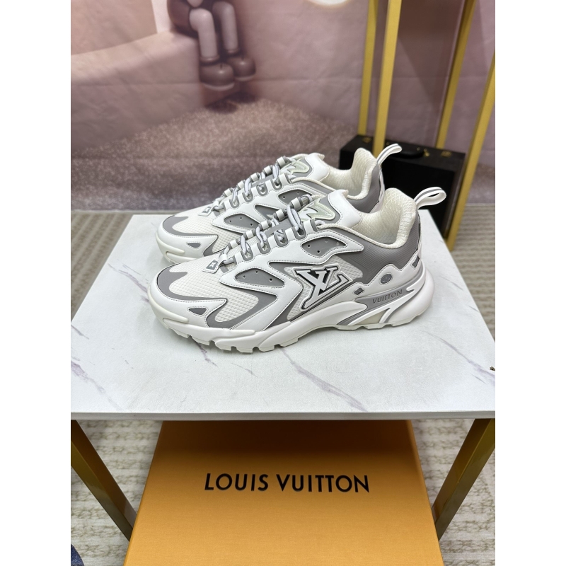 l**is V*t*n sneakers